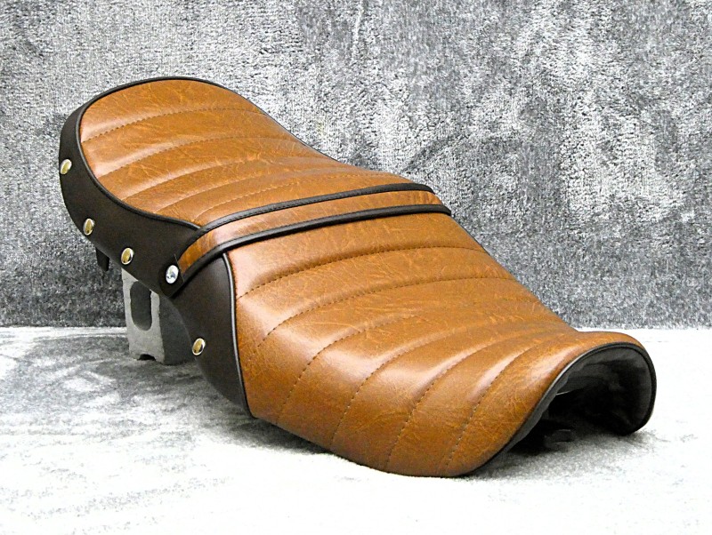 楽天市場】バリオス250 1型 茶ツートン 鋲打ち タックロールシート