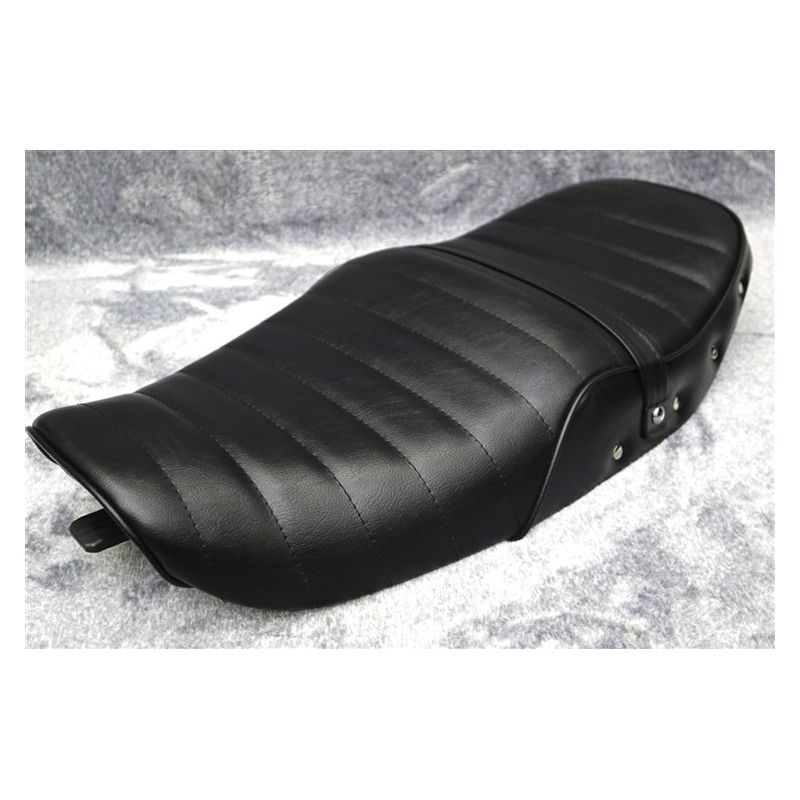 楽天市場】ゼファー1100 タックロール シート 黒 皮 鋲 打ち