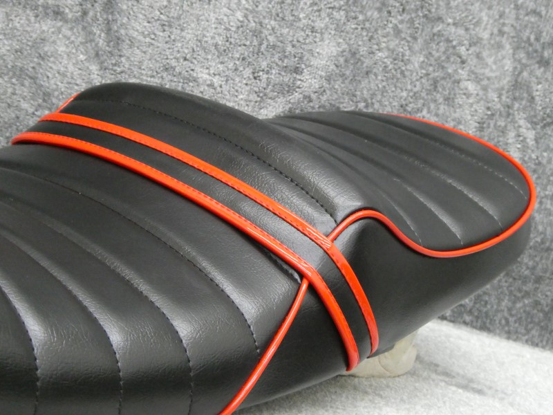 楽天市場】NC39 NC42 黒赤 タックロールシート / CB400SF