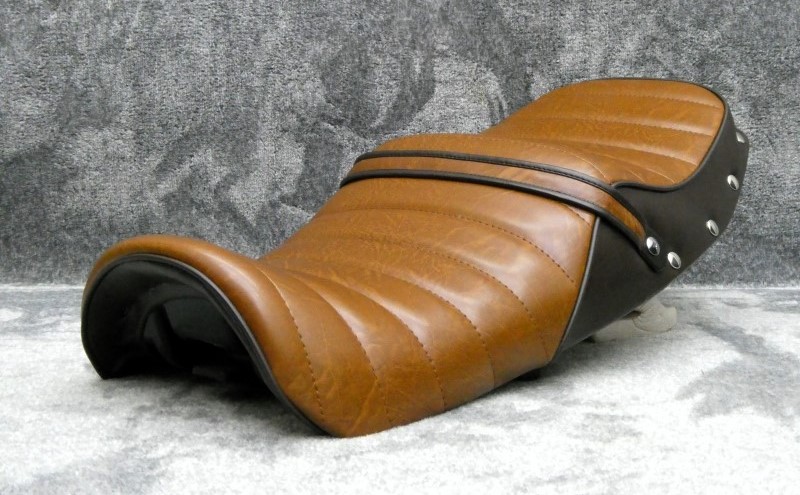 楽天市場】XJR400 後期 茶ツートン 鋲打ち タックロールシート