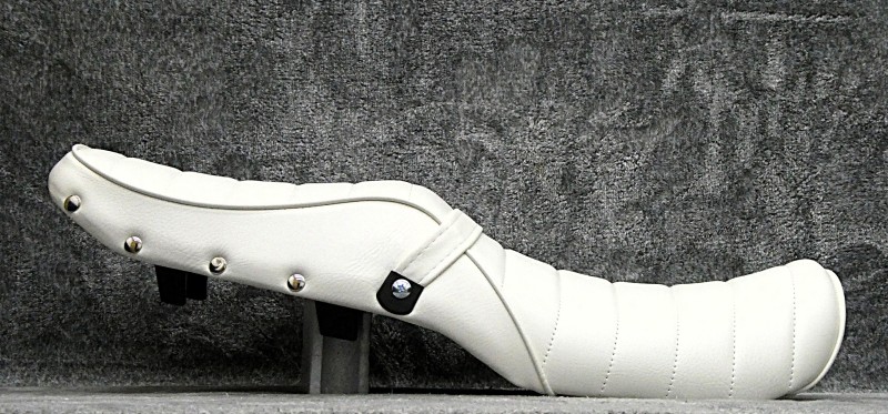 楽天市場】バリオス 2型 鋲打ち 白皮 タックロールシート/ GSX250FX