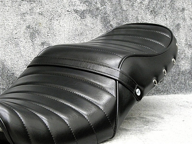 楽天市場】バリオス 2型 黒皮 鋲打ち タックロールシート/ GSX250FX