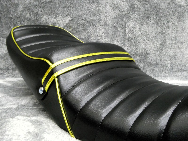 楽天市場】XJR400 前期 黒金 タックロールシート : カスタム