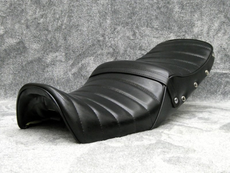 楽天市場】XJR400 前期 鋲打ち 黒皮 タックロールシート / 4HM