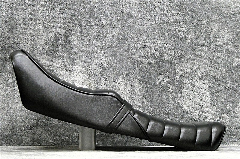 楽天市場】Z400FX 黒皮 タックロールシート/あんこ抜き ブラック