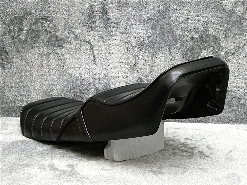 楽天市場】Z400FX 黒皮 タックロールシート/あんこ抜き ブラック