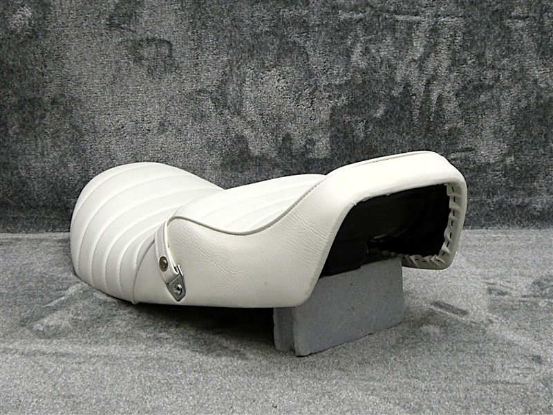 楽天市場】ホーク3 白皮 タックロールシート/ホワイト 白 CB250N