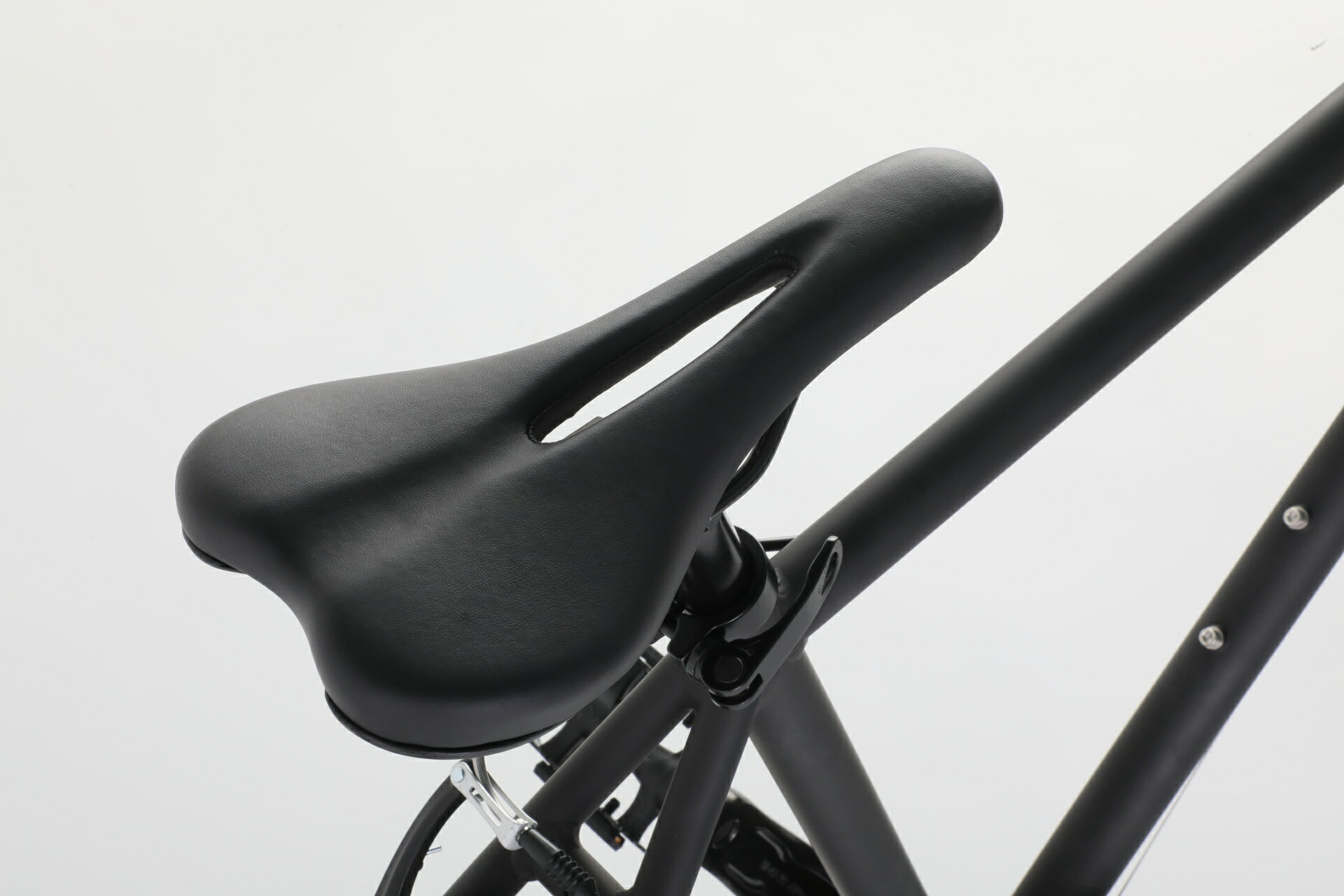 楽天市場】クロスバイク アルミ製 自転車 送料無料 8割完成車 シマノ 7