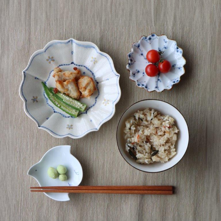 楽天市場】豆皿 花型 染付 つる花唐草 伊万里焼 徳七窯 おしゃれ