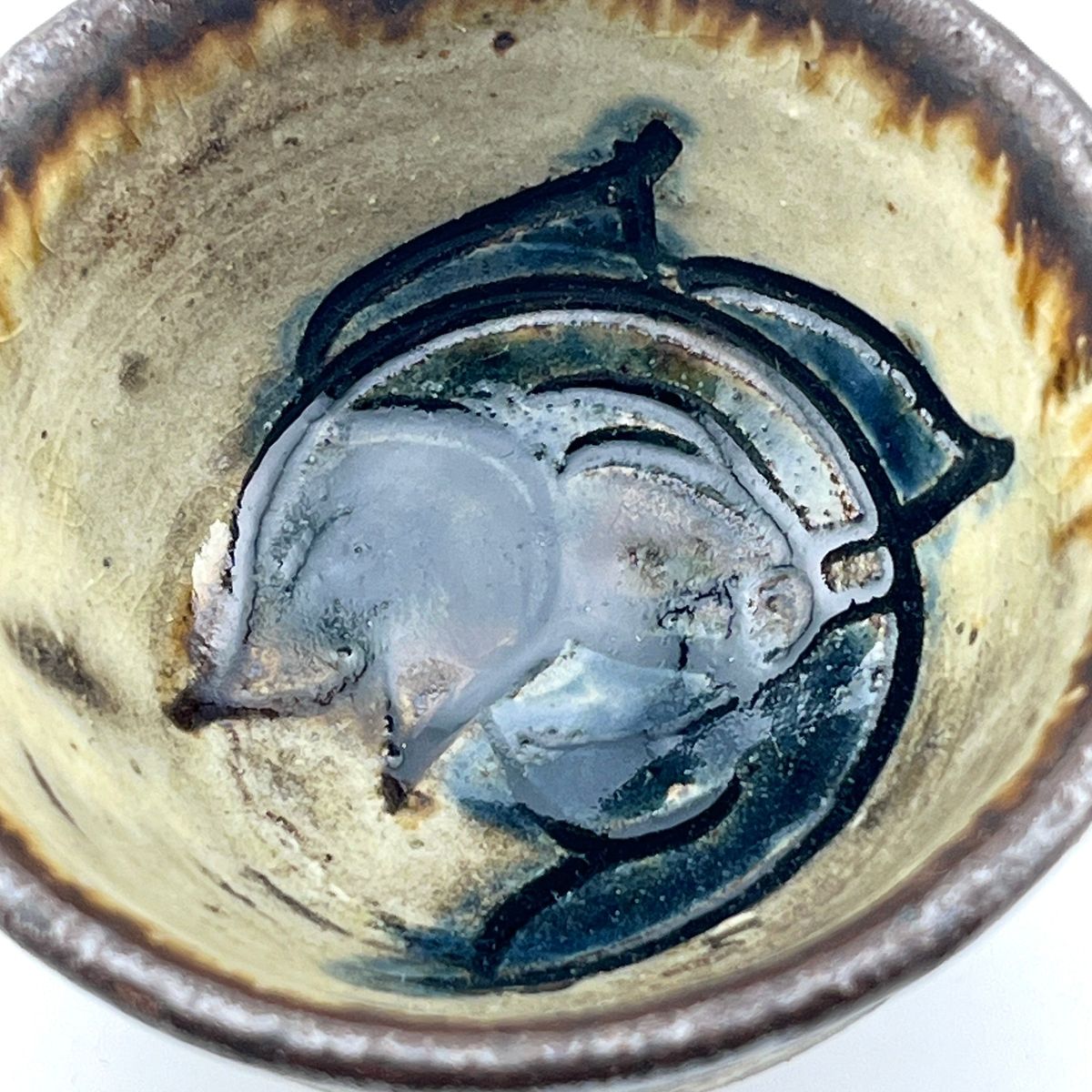 楽天市場】壺屋焼 人間国宝 金城次郎作 魚文ぐい呑(笑う魚) やちむん