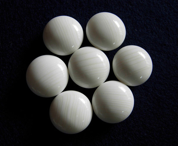 楽天市場】日向特製本蛤碁石 実用35号 本那智黒石セット (厚さ9.8mm