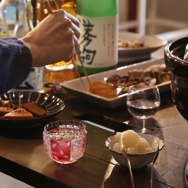 楽天市場】江戸切子 桜の酒杯 金赤 グラヴィール 堀口硝子 ぐい呑み