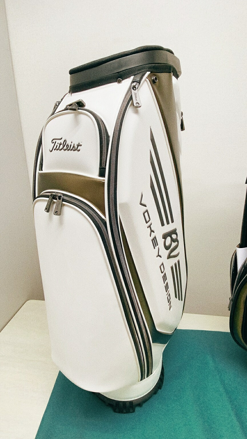 楽天市場】ボーケイ CB1VW キャディバッグ タイトリスト VOKEY