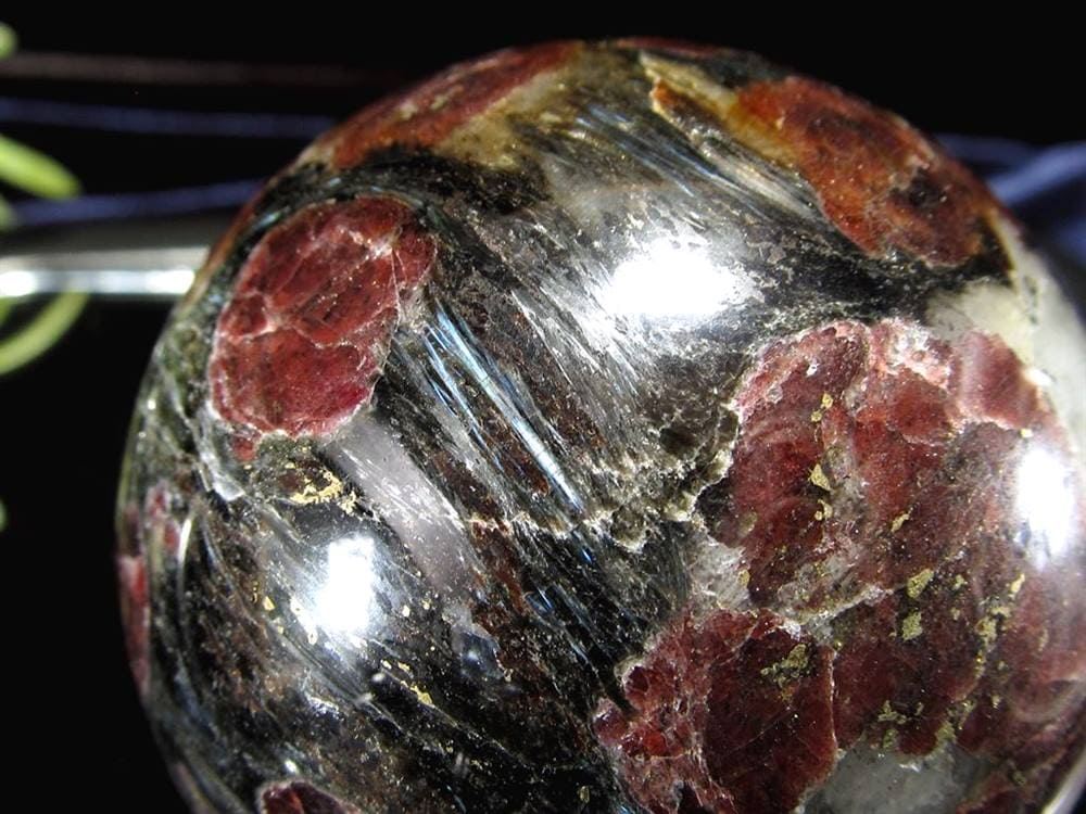 楽天市場】希少なガーネットとヌーマイトの共生 活力を与え努力を実ら