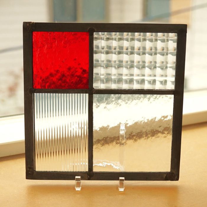 楽天市場】ステンドグラス パネル 住宅用 4つのガラス 格子 レッド
