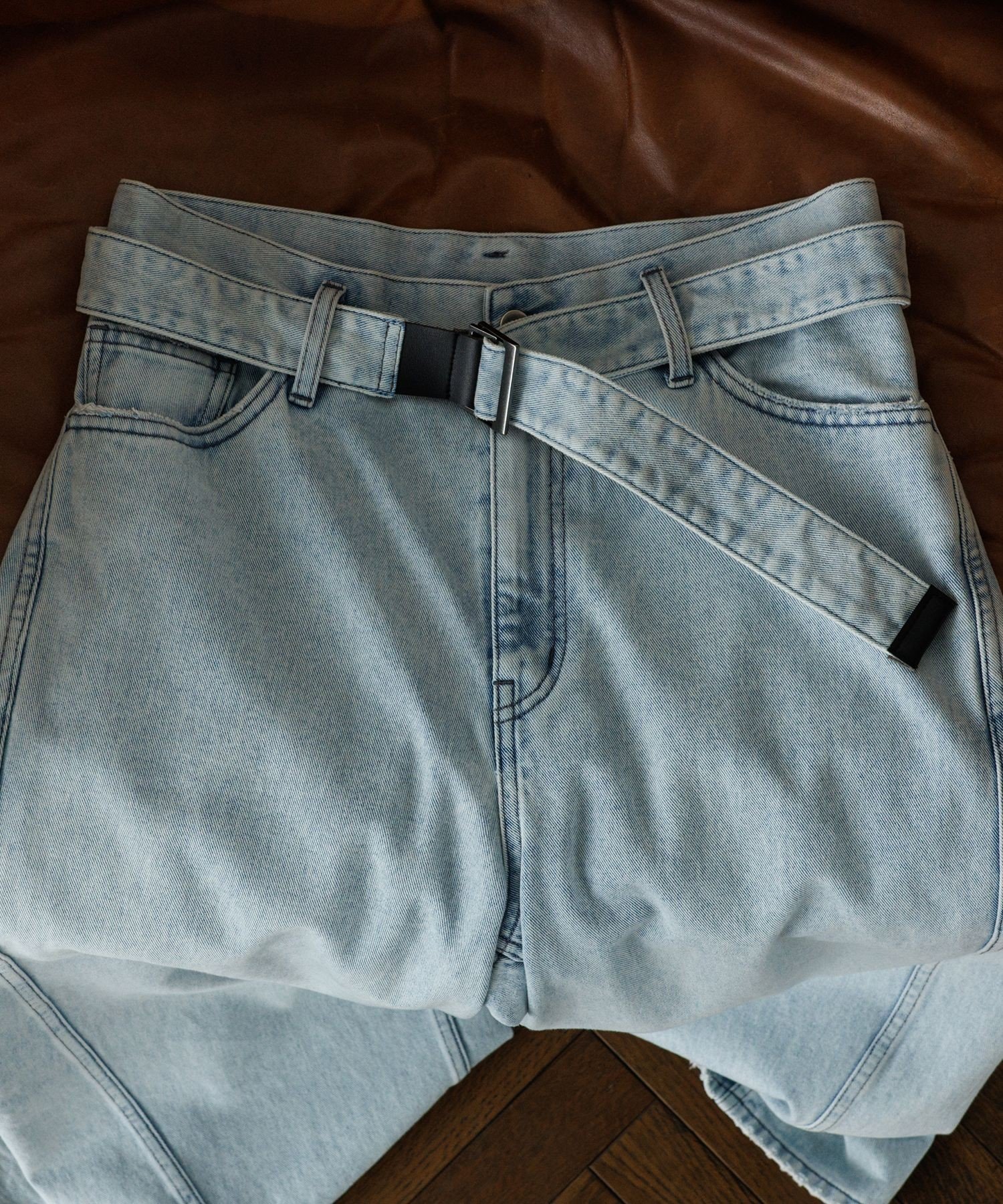 ADAM ET ROPE'｜【サステナブル】カーヴィーデニム | Rakuten Fashion