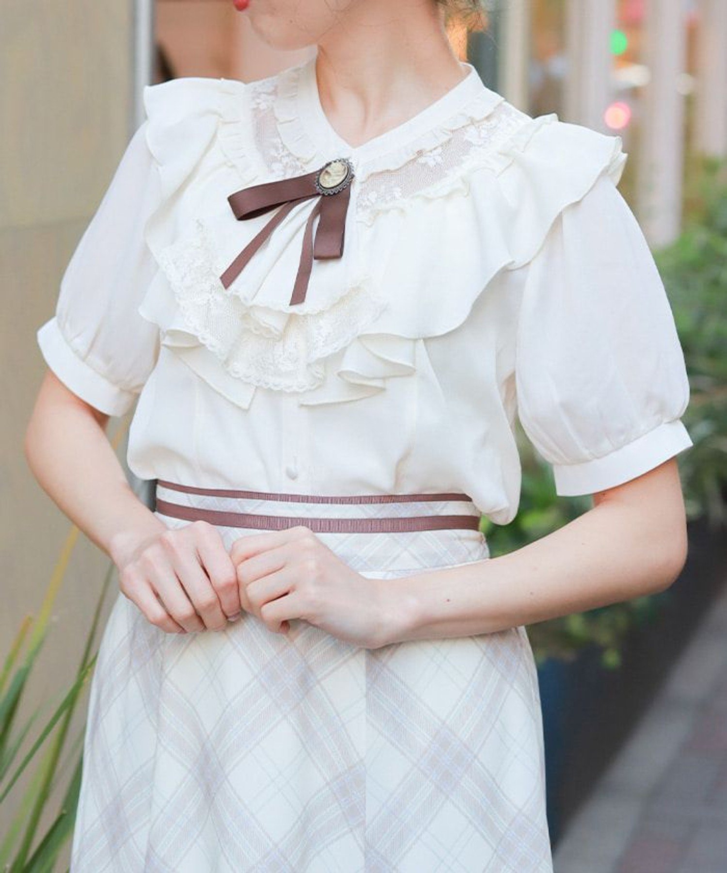 axes femme｜ジャボ付きレース*フリルブラウス | Rakuten Fashion(楽天