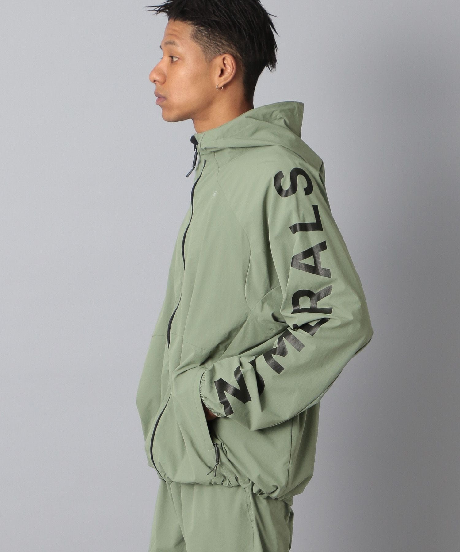 niko and ｜【NUMERALS】ウインドブレーカー | Rakuten Fashion