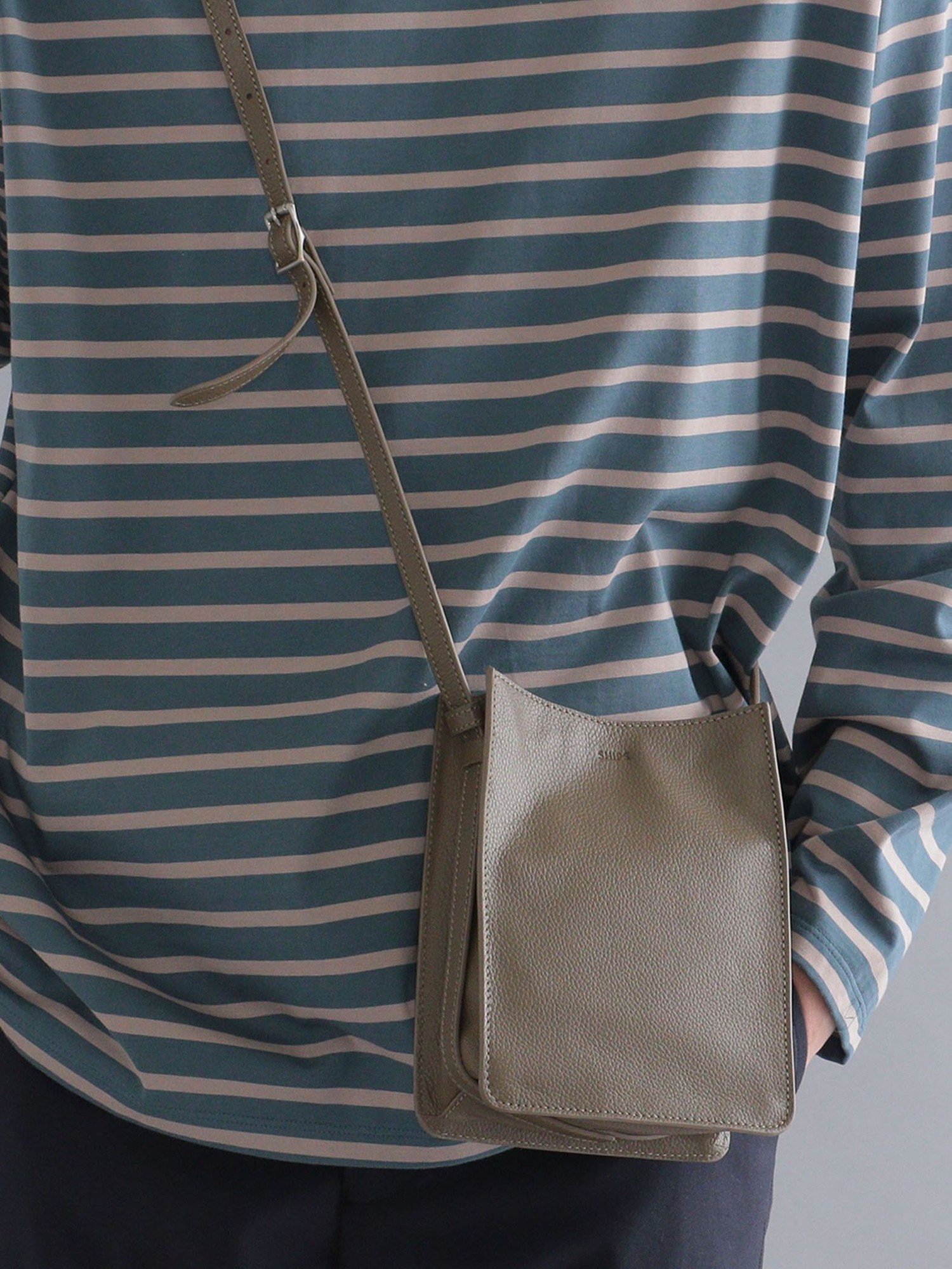 SHIPS｜SHIPS: レザー スクエア ショルダーバッグ | Rakuten Fashion