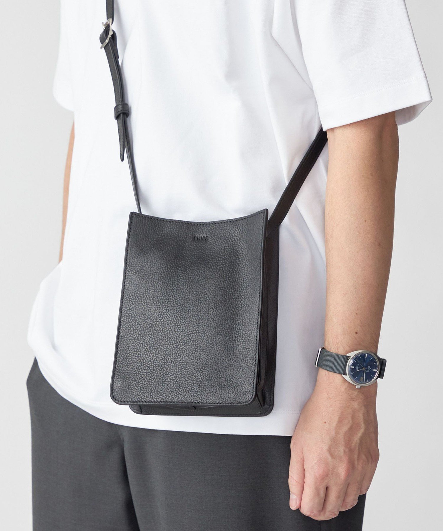 SHIPS｜SHIPS: レザー スクエア ショルダーバッグ | Rakuten Fashion