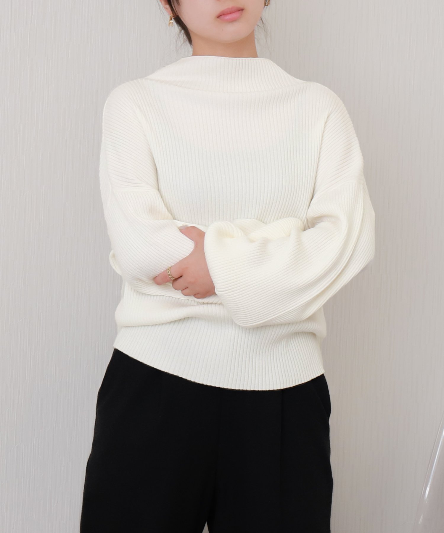 libelle more｜【洗濯機で洗える】バルーン袖ボトルネックリブニット