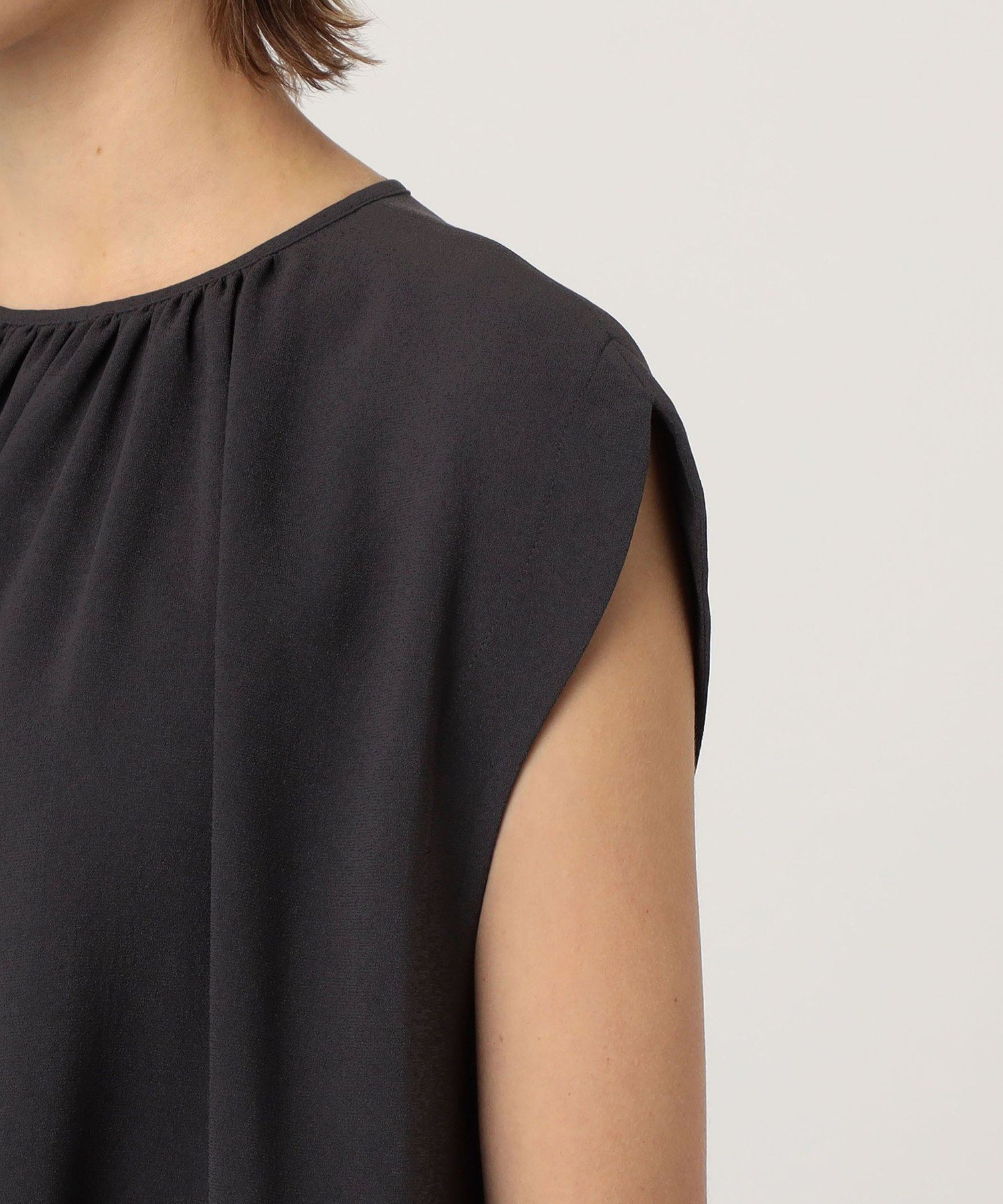 TOMORROWLAND｜ジャージーライクジョーゼット ギャザーネックブラウス