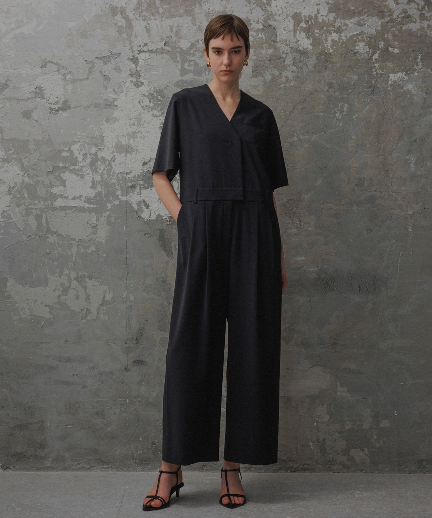 ADAM ET ROPE'｜【EMOELLE】ハーフスリーブVネックオールインワン