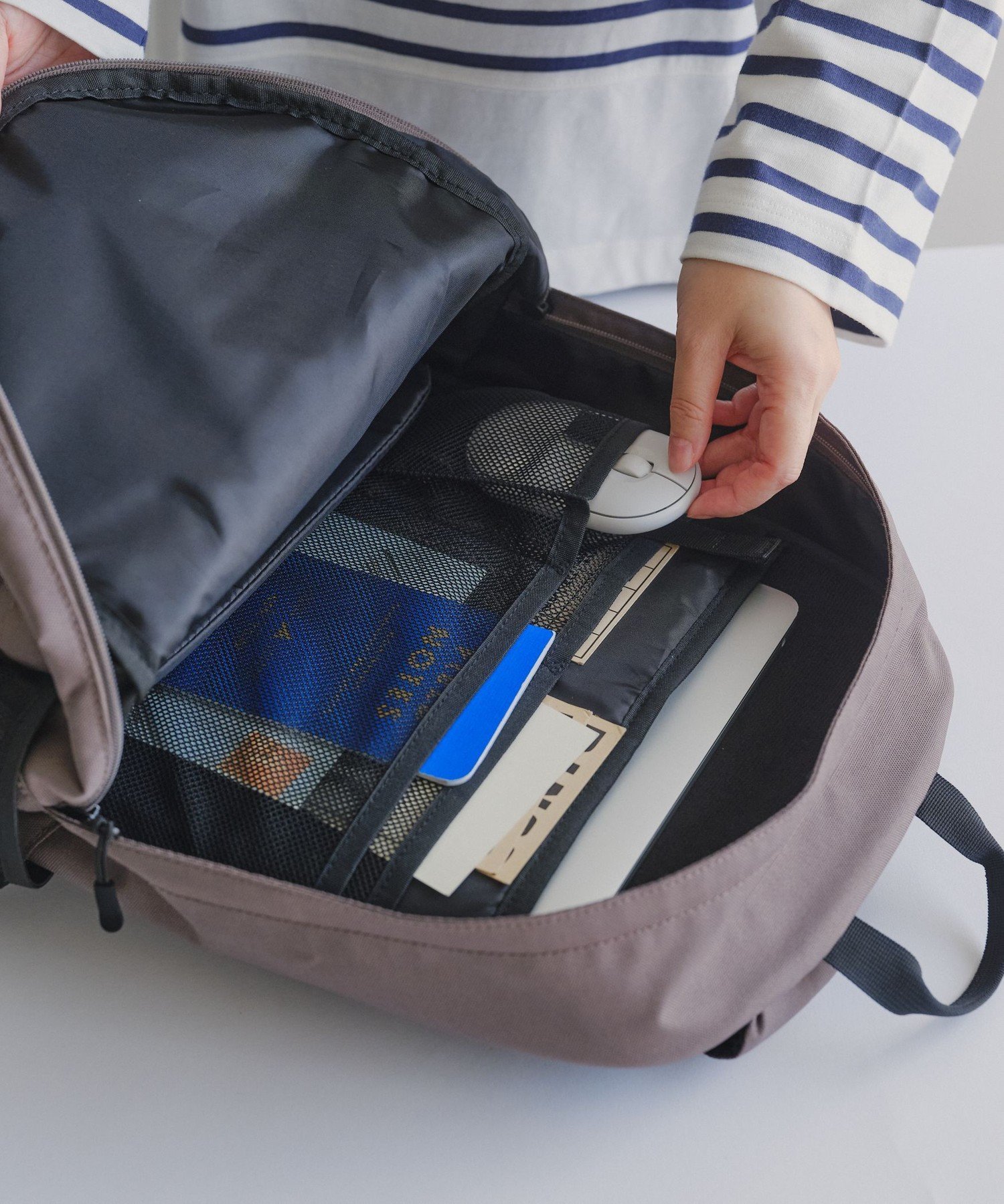 Afternoon Tea LIVING｜無重力ファンクションリュック | Rakuten