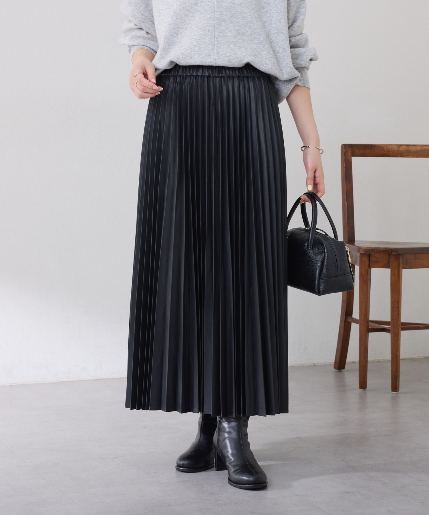 COLLAGE GALLARDAGALANTE｜フェイクレザープリーツスカート | Rakuten