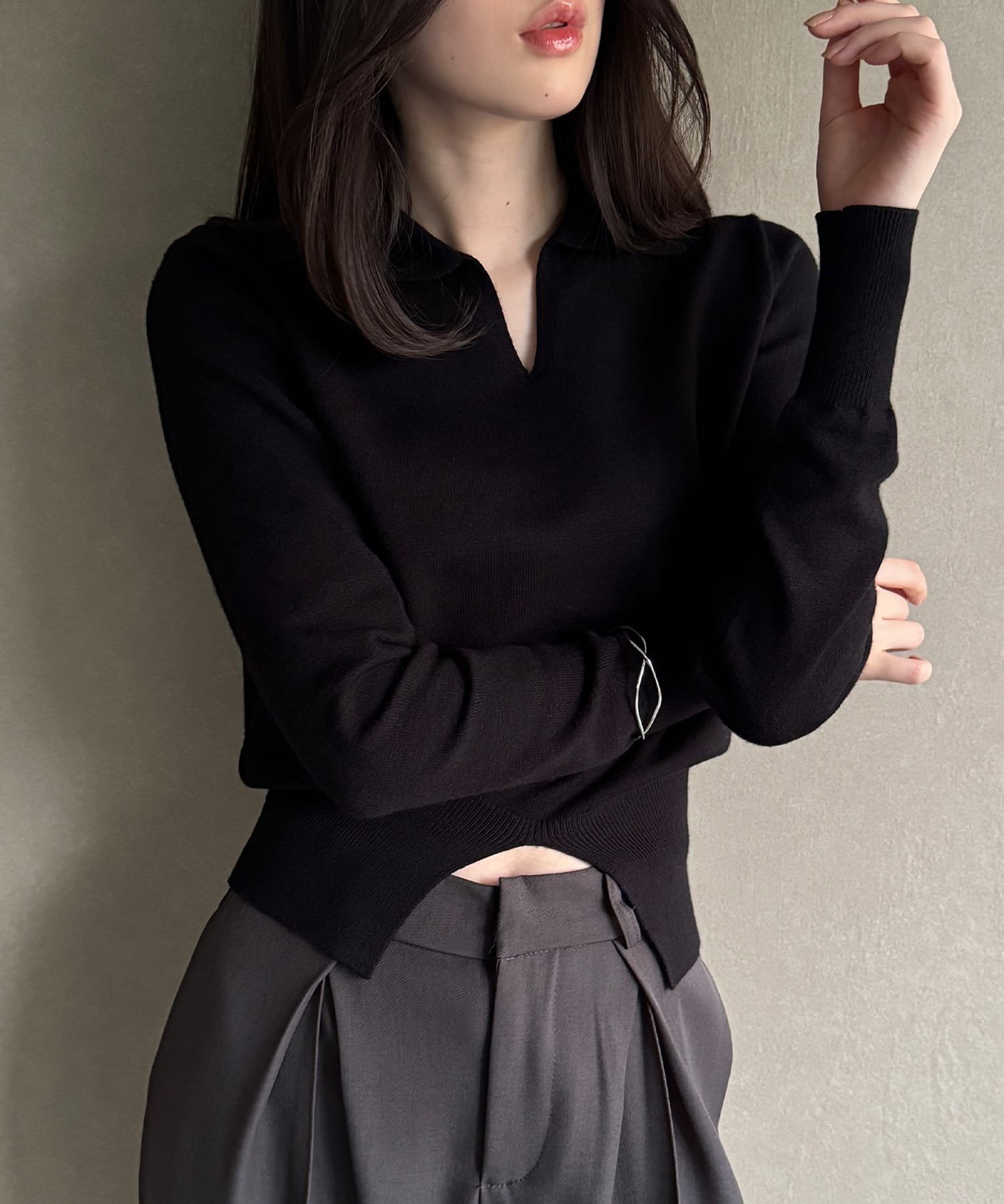 JUNOAH｜センタースリット襟付きニットプルオーバー | Rakuten Fashion