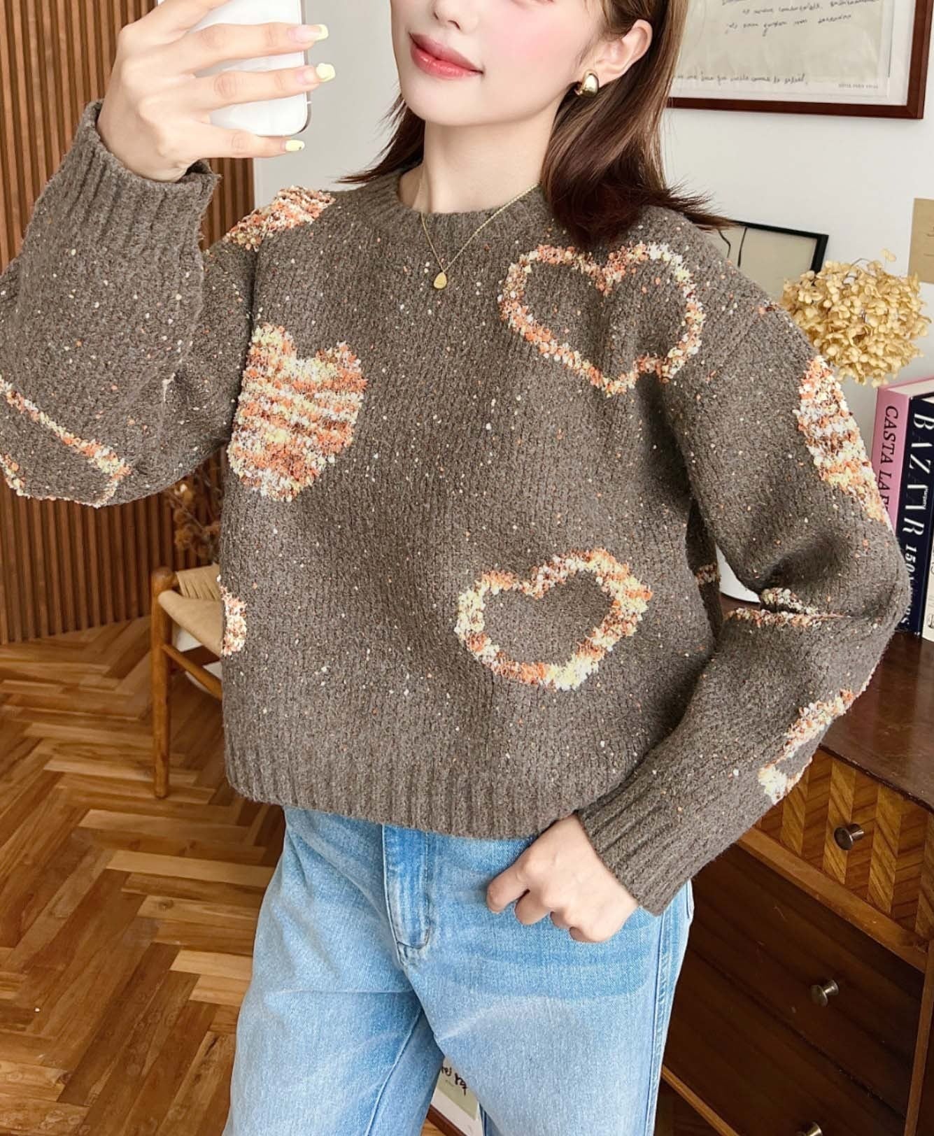 moment+｜ミックスカラーハートジャガードアルパカライクニットプル