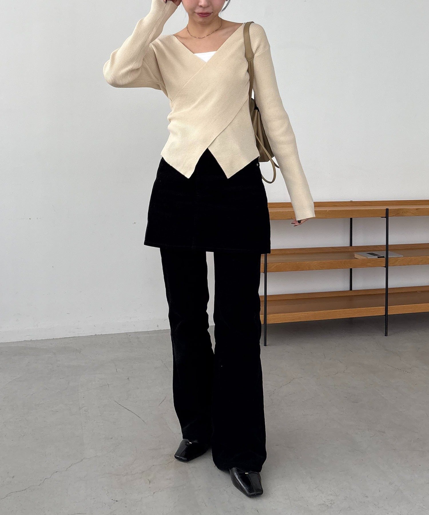 CAPRICIEUX LE'MAGE｜【新色/ライトベージュ・グレー】クロスVネック