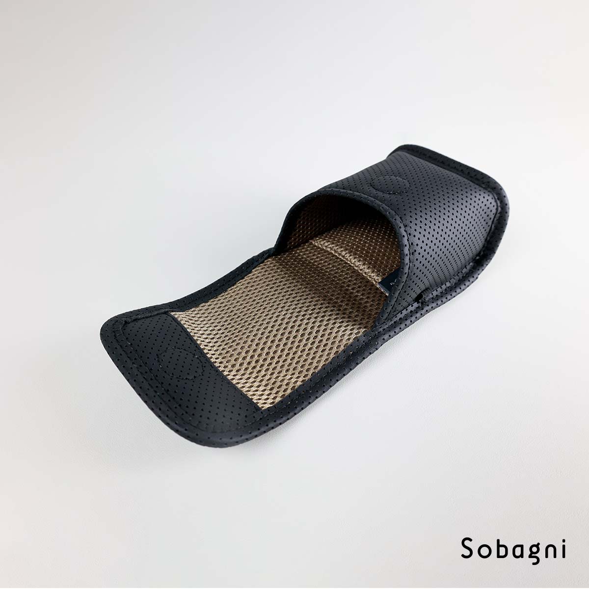 楽天市場】【完売】 muta marine ムータ ゴルフ距離計ケース continua