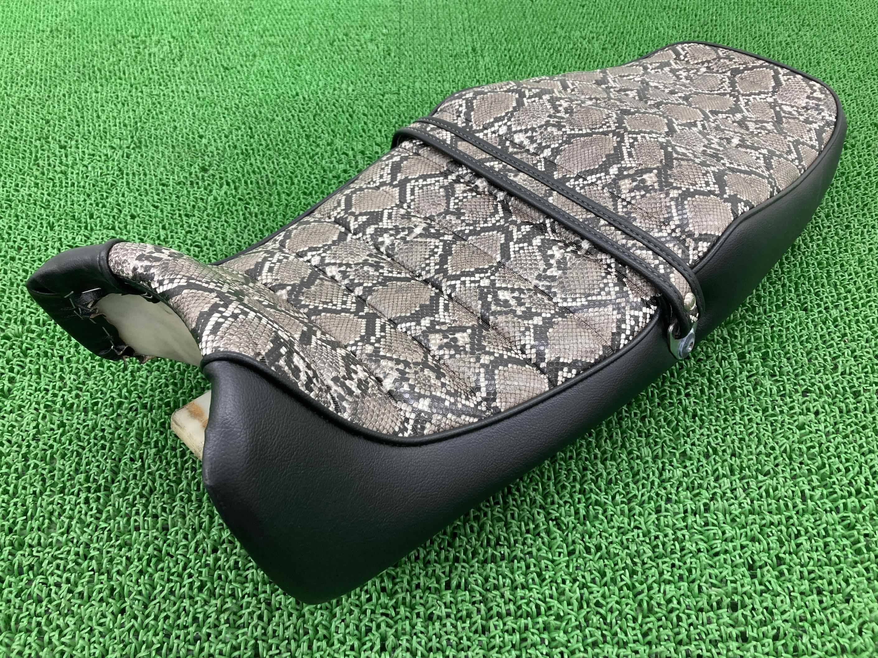 楽天市場】ZX-10 シート 53001-1545 カワサキ 純正 バイク 部品