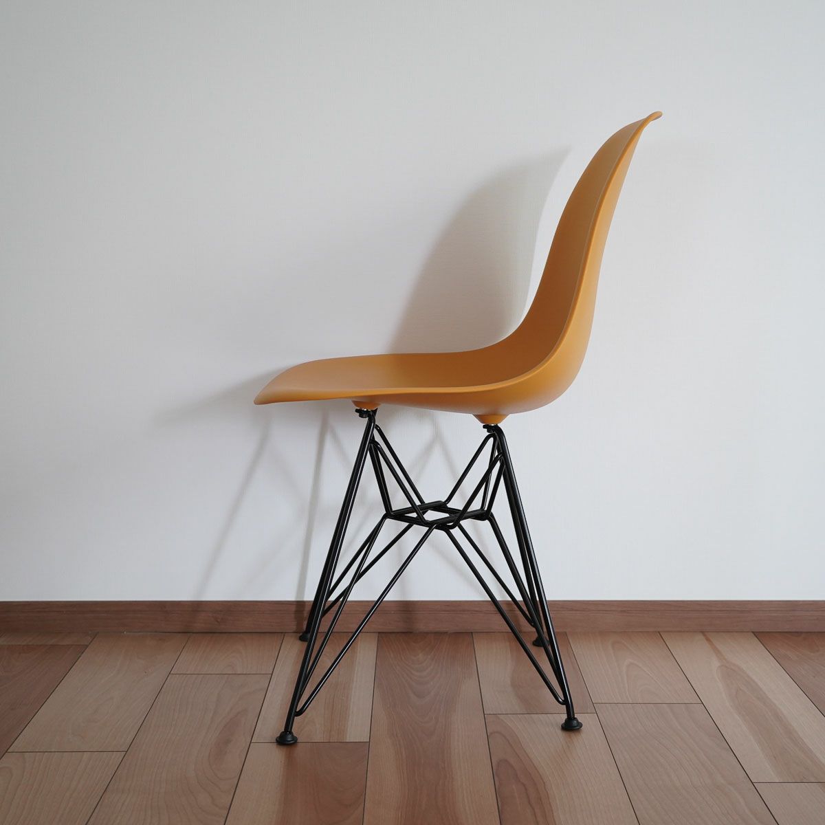 楽天市場】【ハーマンミラー正規品／5年保証／イームズチェア／本物