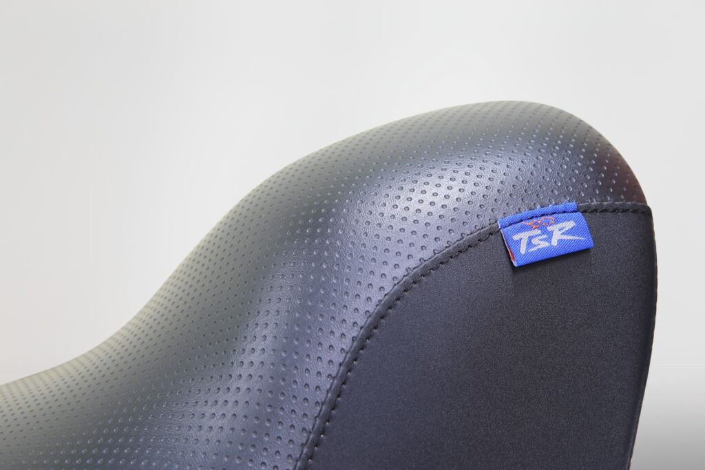 新発売】HRC GROM レーシングシートの発売開始 ｜ TSR（Technical