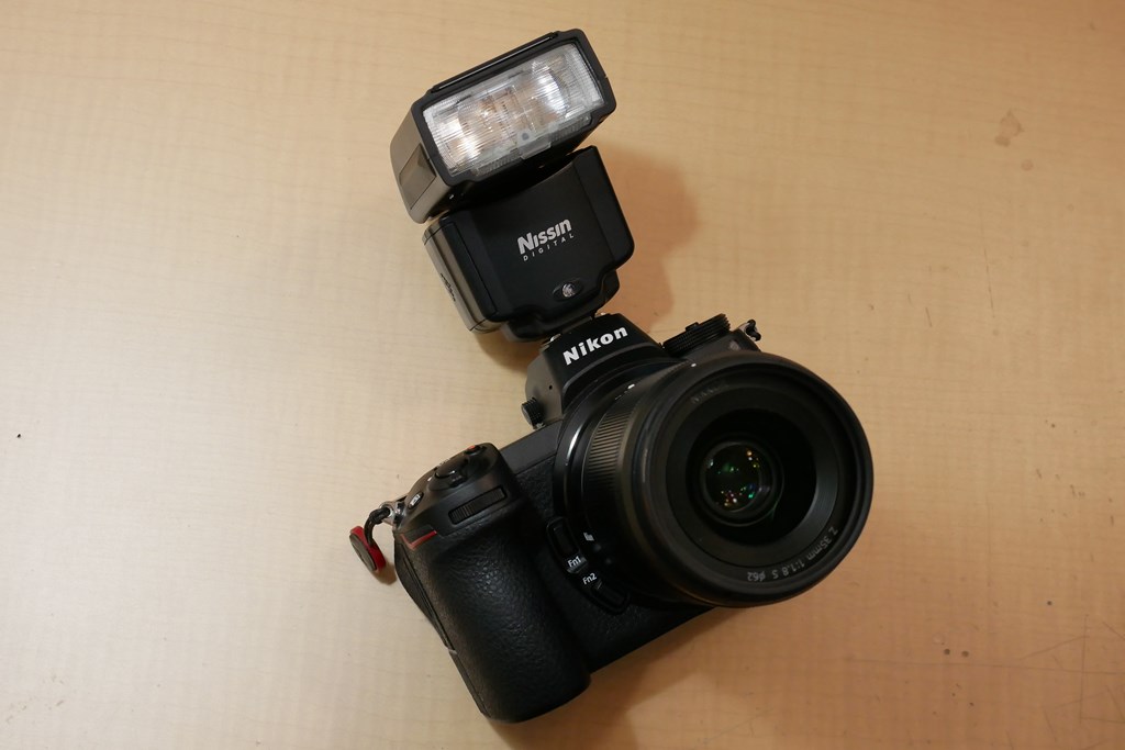 Nikon用のストロボNissin i400の紹介です。 | つづれやノぶろぐ