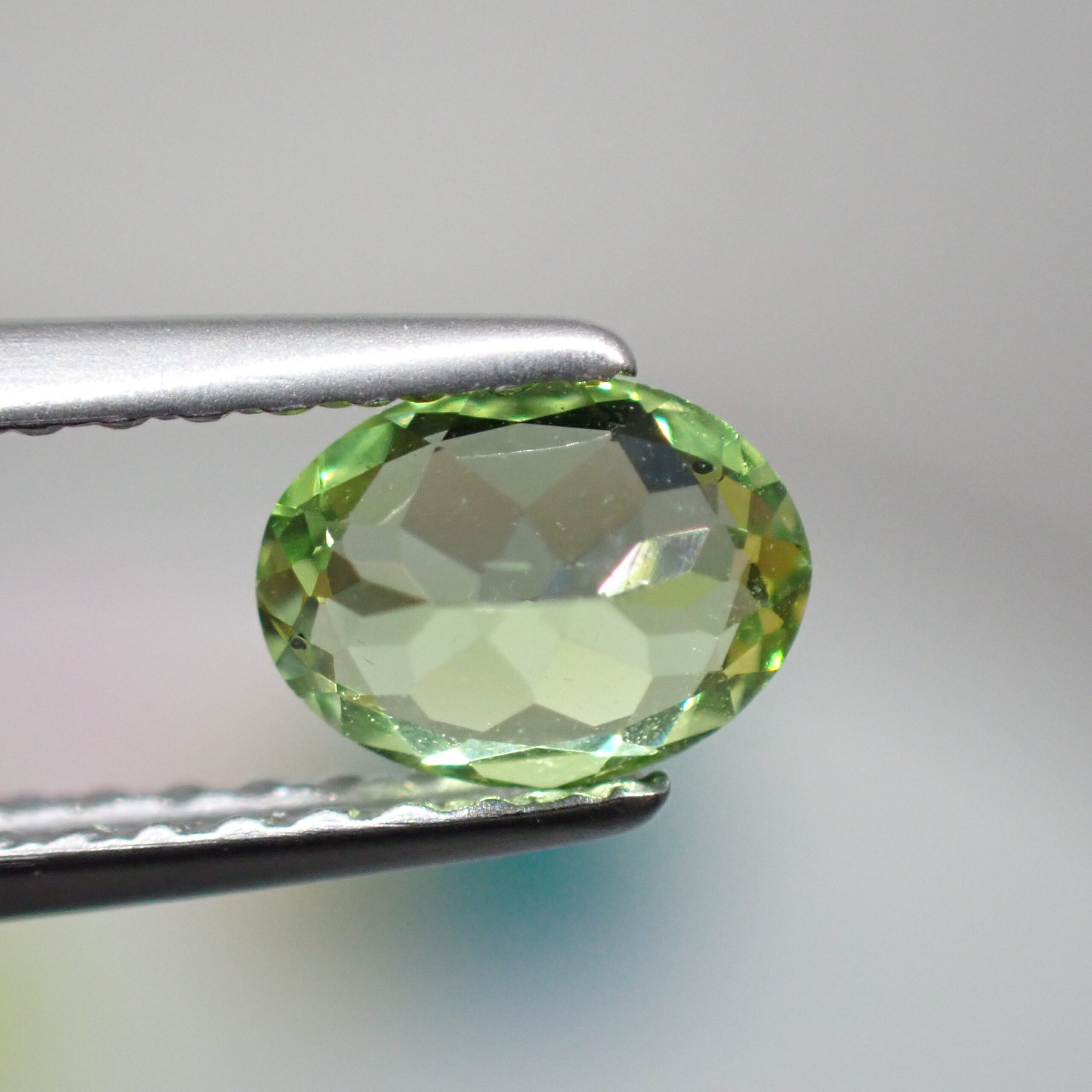 蛍光グロッシュラー☆ライムグリーンガーネット 0.525ct | 宝石つむり