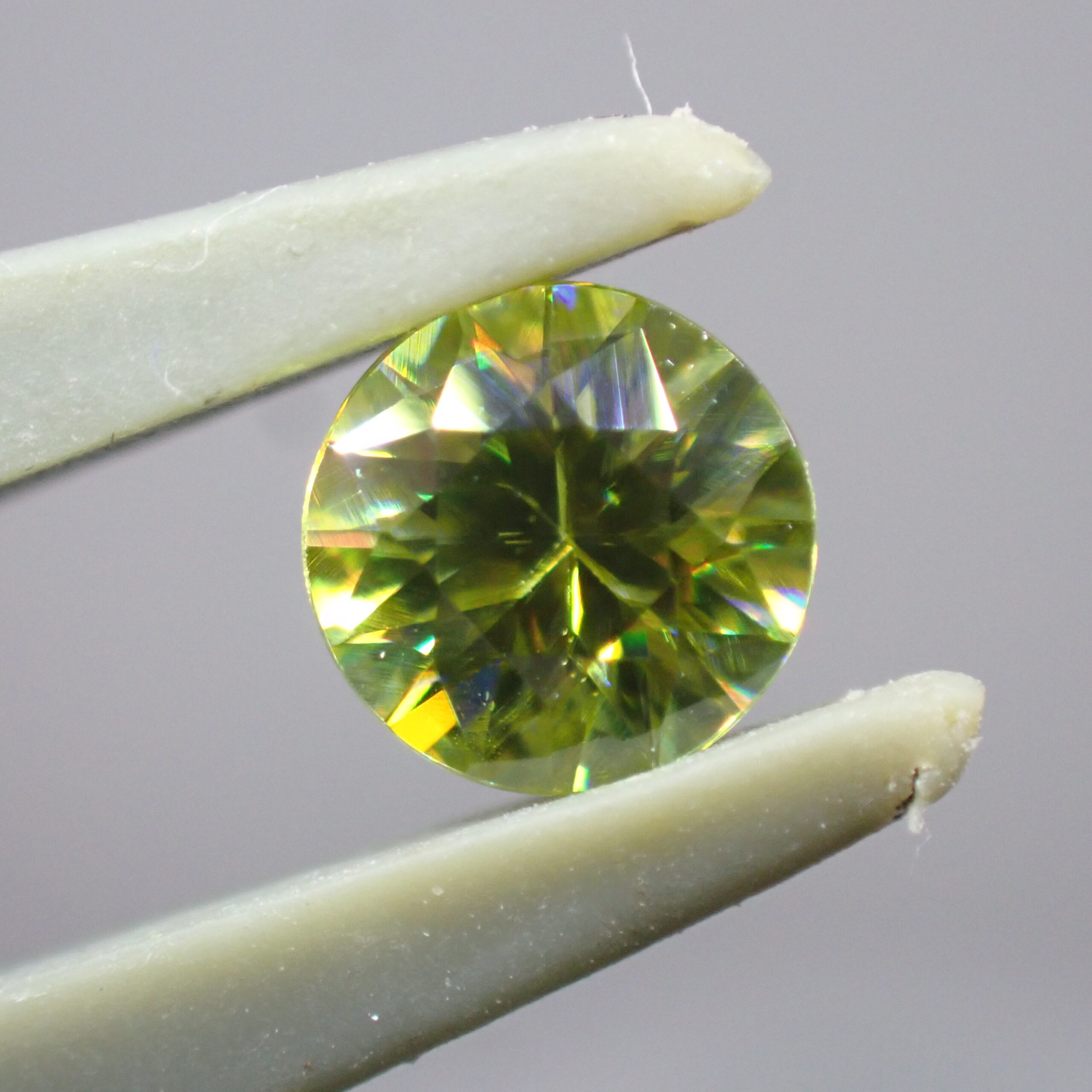 忘れられなくなる迫力ファイア☆グリーン系スフェーン 0.344ct | 宝石