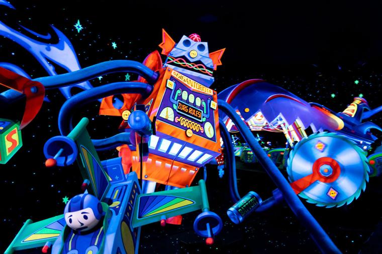 2024年10月末終了！東京ディズニーランド「バズ・ライトイヤーの