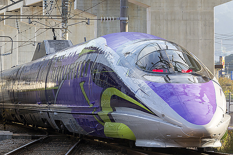 JR西日本と阪急交通社、エヴァ新幹線「500 TYPE EVA」運行終了記念完全
