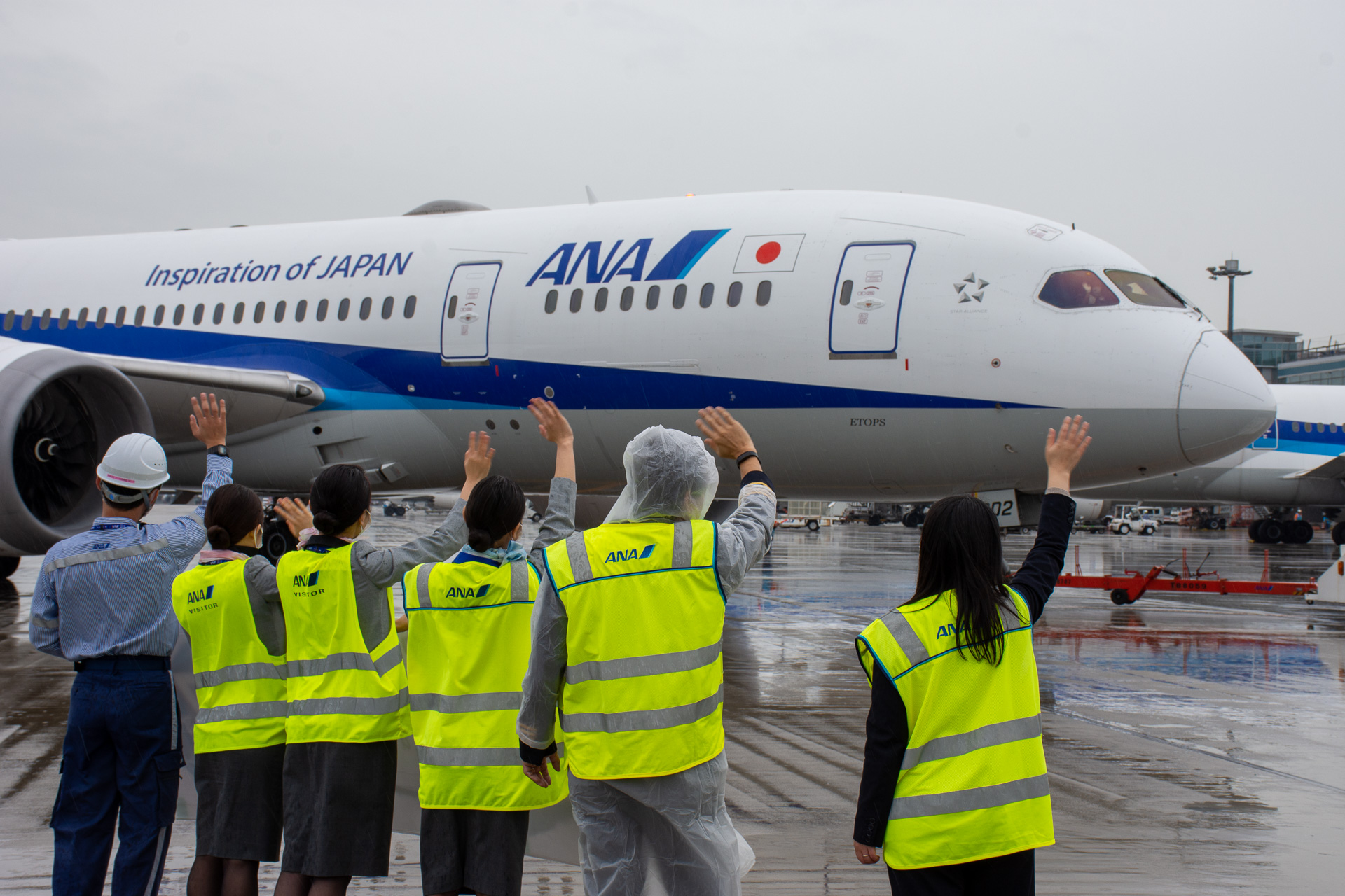 ANA、787-8就航10周年！ 羽田～岡山/広島で初号機と2号機が記念