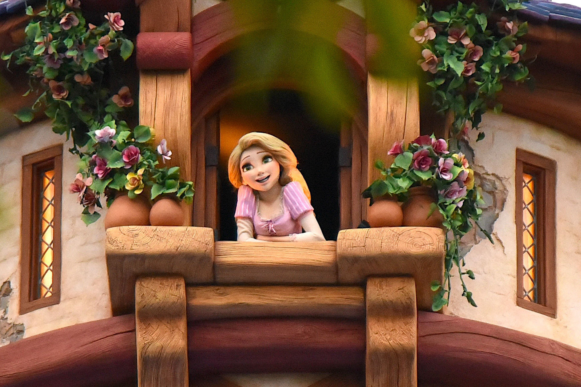 塔の上で歌うラプンツェルに会える！ ファンタジースプリングス新