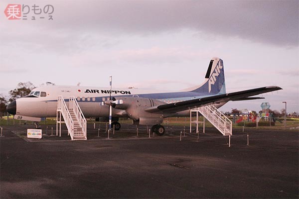 佐賀の公園に現れたANK「YS-11型機」なぜここに？ 実はメモリアル機