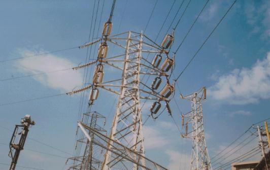 消えゆく送電線