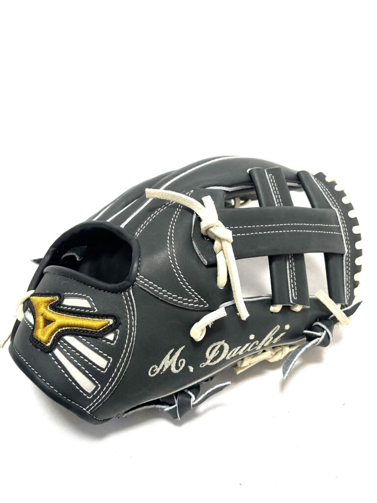 プロ支給品・実使用グローブ買取】プロ野球選手の逸品を最高値で鑑定