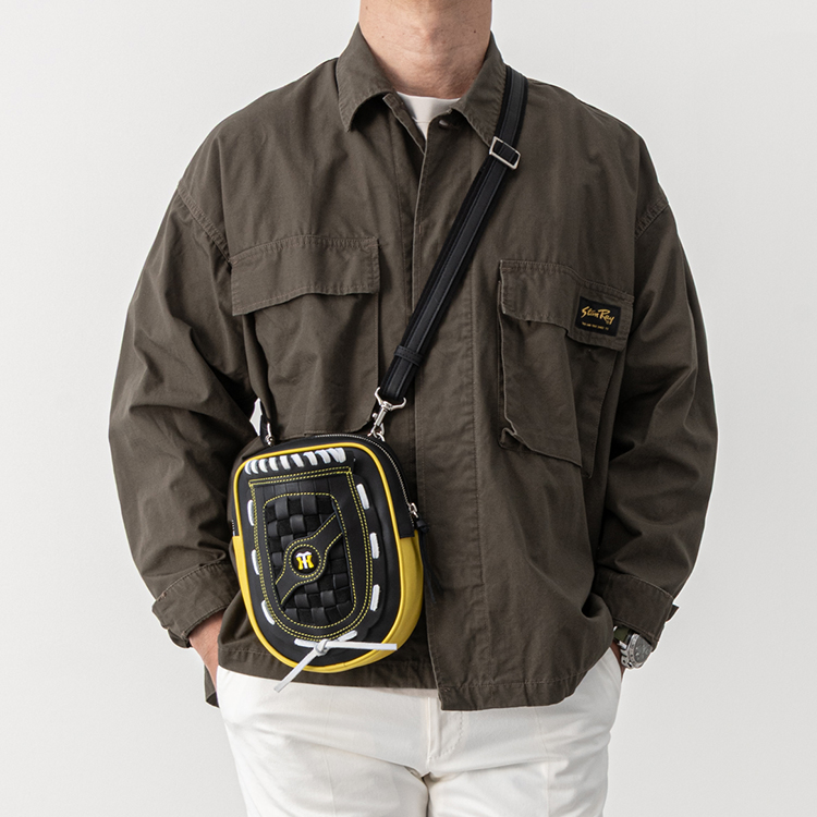 阪神タイガースコラボ グローブミニショルダー｜GLB110HT｜革・レザー