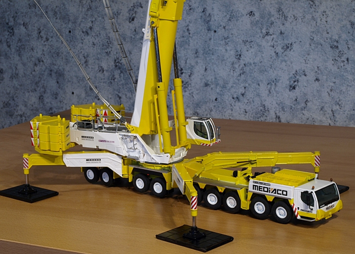 1/50 NZG MEDIACO LIEBHERR LTM 11200 Heavy Lift Mobile Crane – True