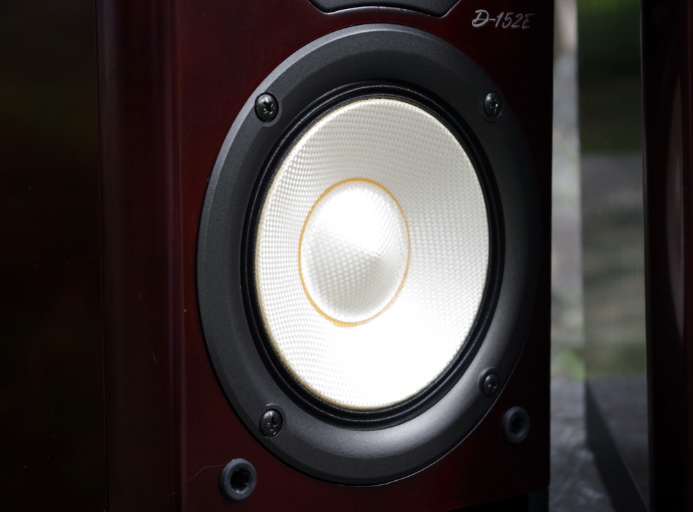 ONKYO D-152ヨ ‥ん。D-152Eアルネ。ワタクシが説明するよ