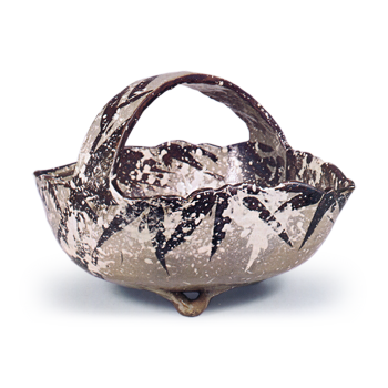 銹絵雪笹文手鉢 | 鶴田 純久の章 お話